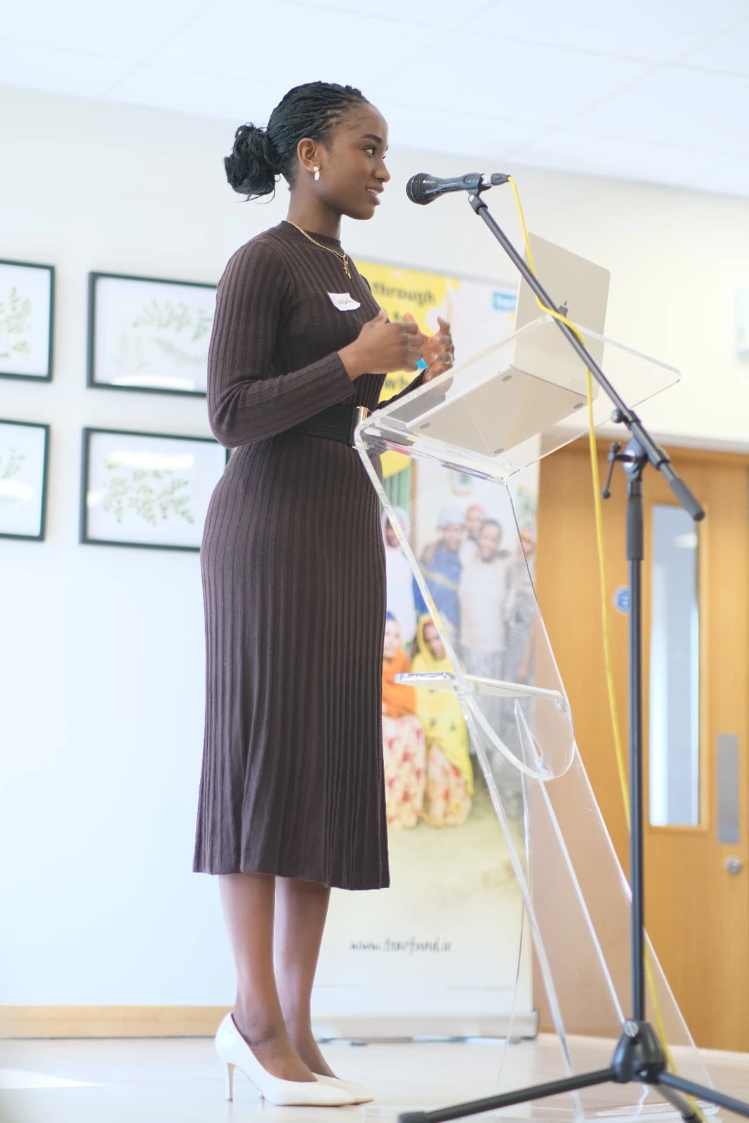 Elizabeth Zion delivering a keynote
